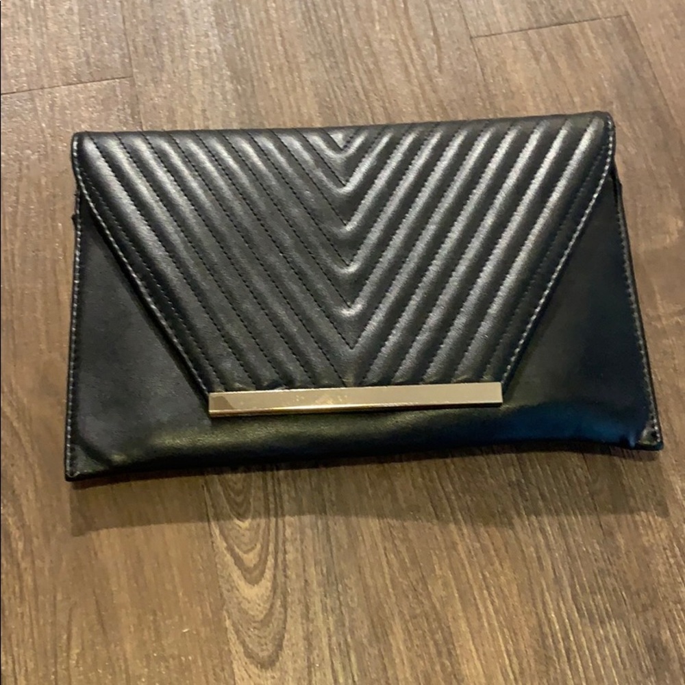 Black clutch